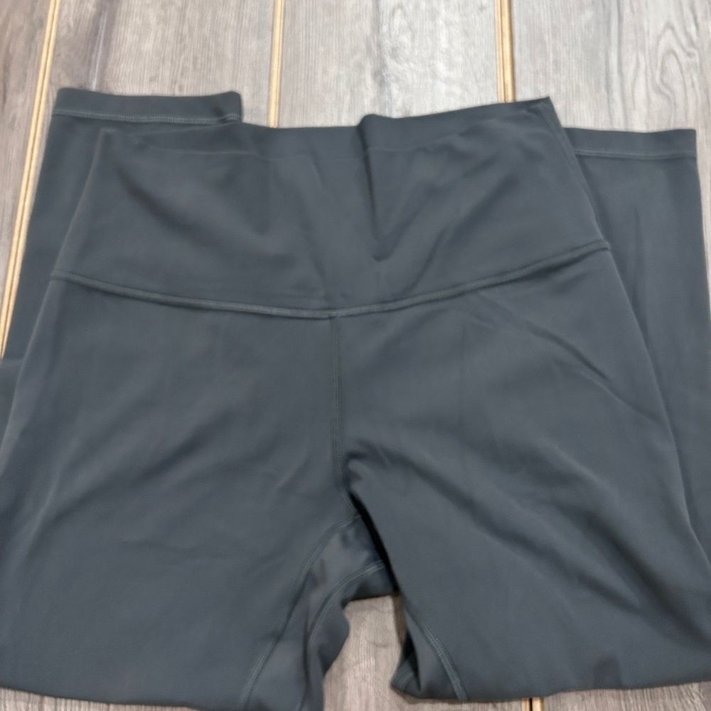 Lululemon InStill High Rise Crop 23” - Picture 2 of 3